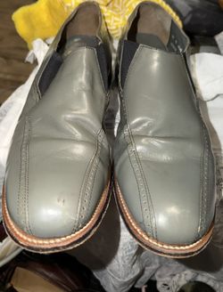 Preowned men’s size 12 Stacey Adam’s grey shoes in good condition located off lake mead and Simmons area asking $10
