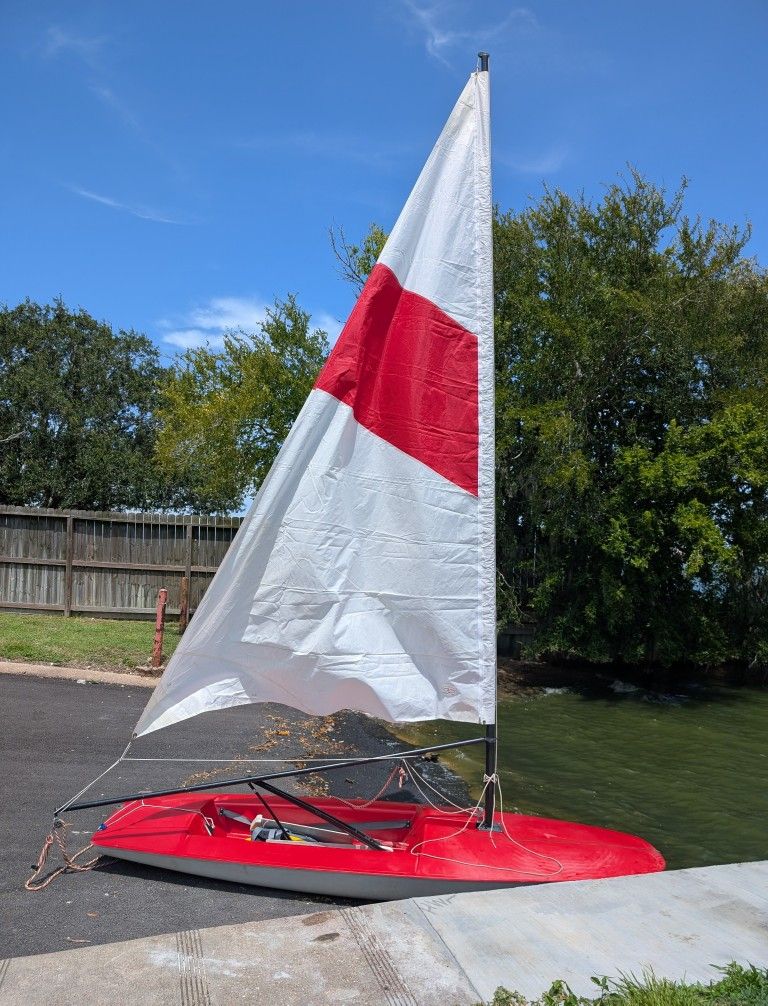 1981 Topper Sail Boat 