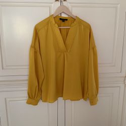 Size Large Yellow Top