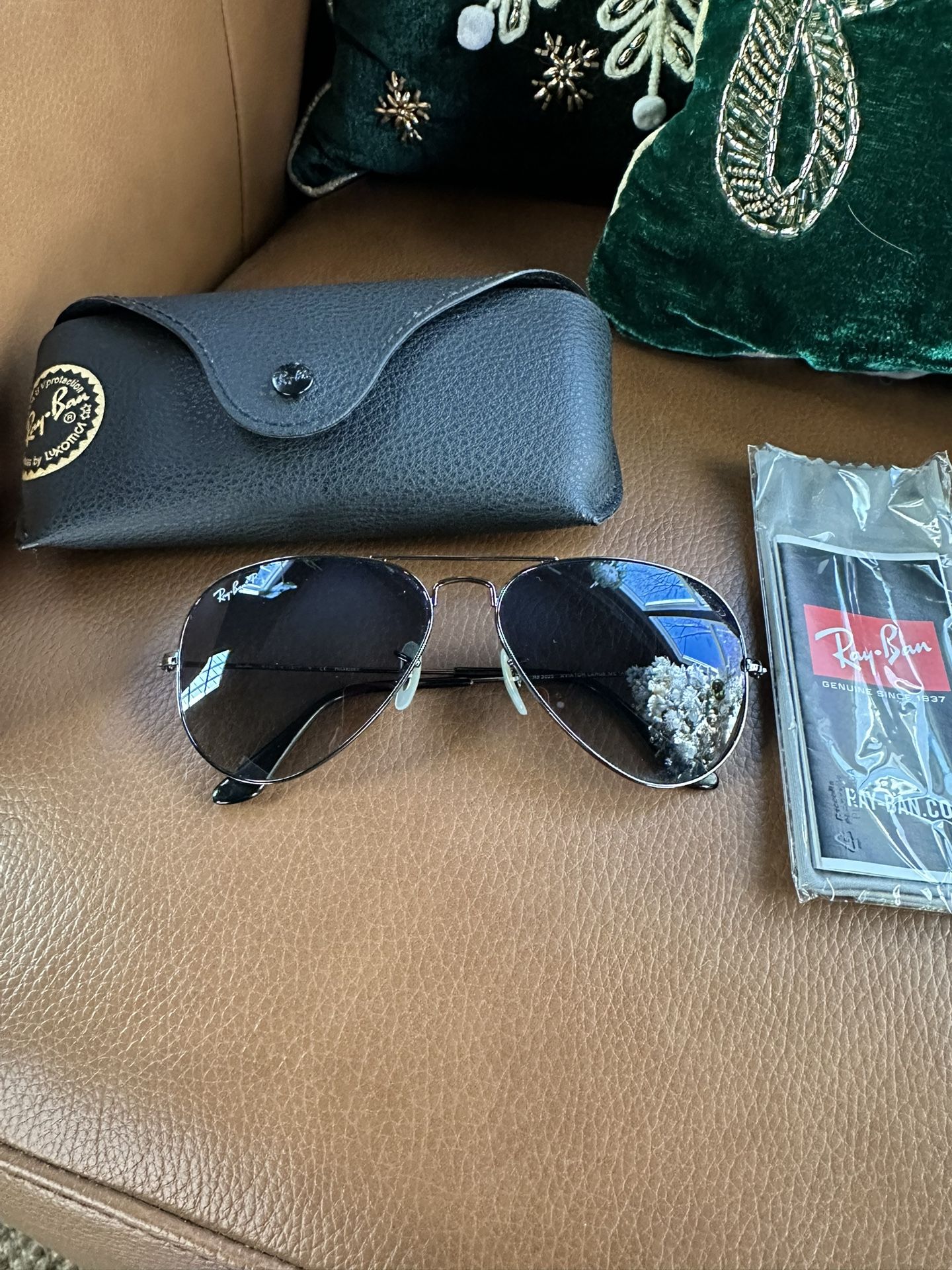 Like New Polarized Ray Ban Aviators
