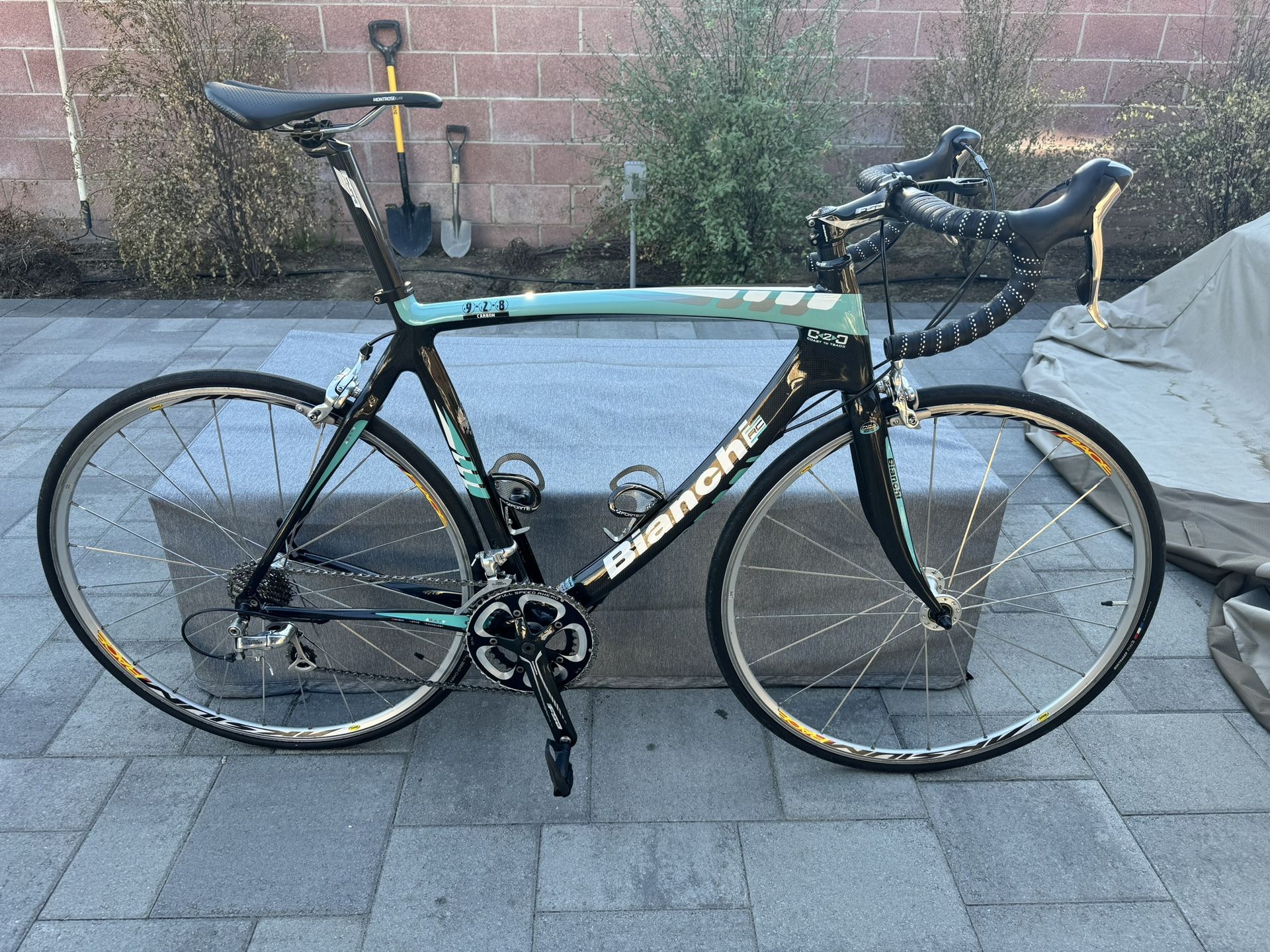 bianchi 928 full carbon road bike T-Cube 55cm Bianchi 928 SL Medium Bike