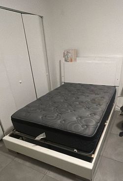 Cama full size con Colchon y Marco incluido