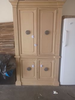 Entertainment Center w/ Drawers