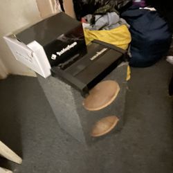 Selling a speaker set for $160