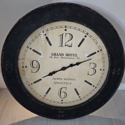 Giant Clock Grand Hotel 