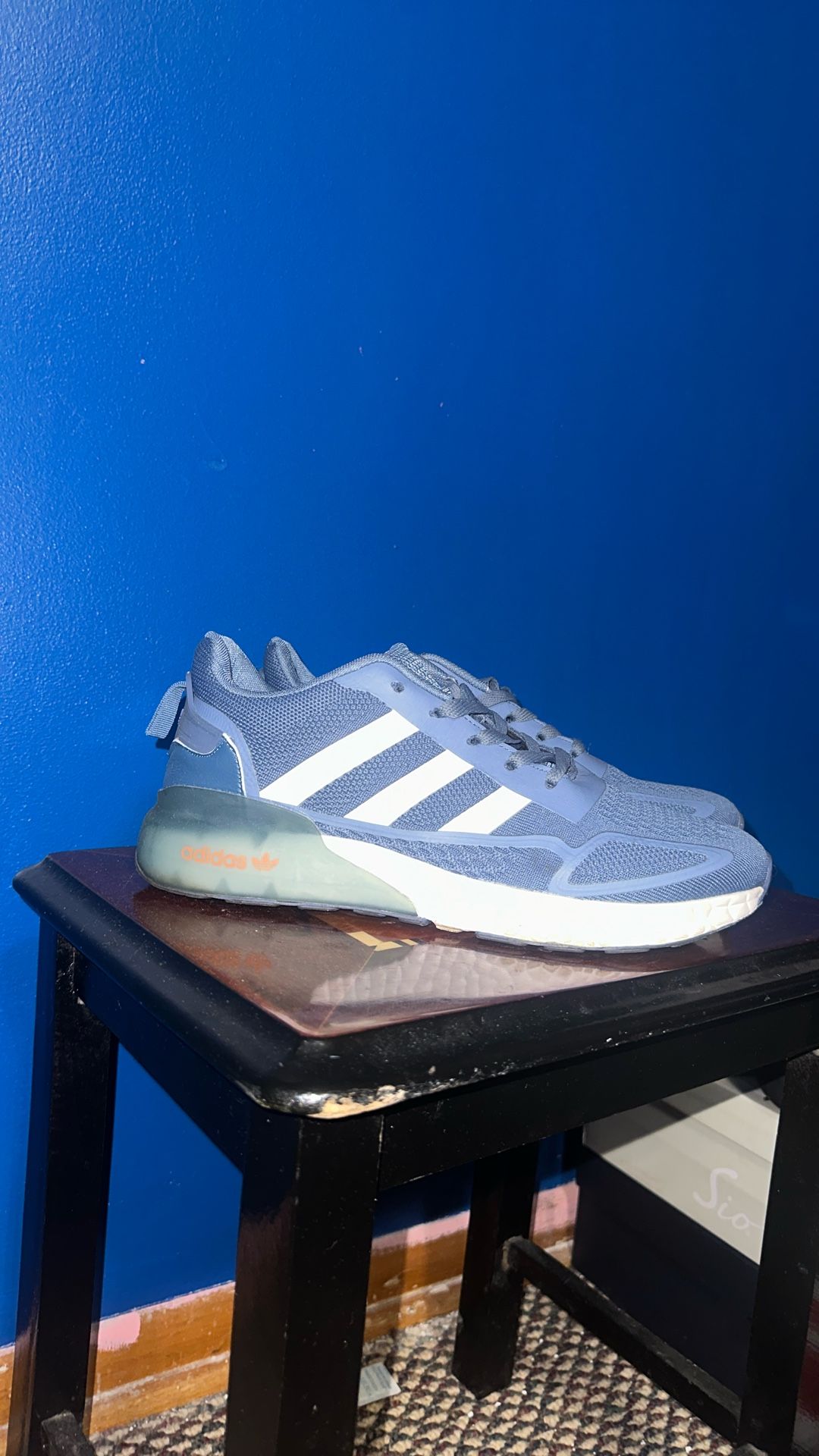 Adidas Sneakers