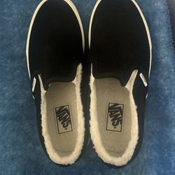Woman’s Vans Size 8