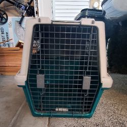 Medium Sized Dog Crate. Front Open, or Easy Open Snap Top 
