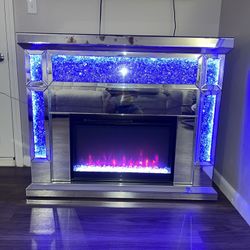 Electric fireplace in perfect condition.