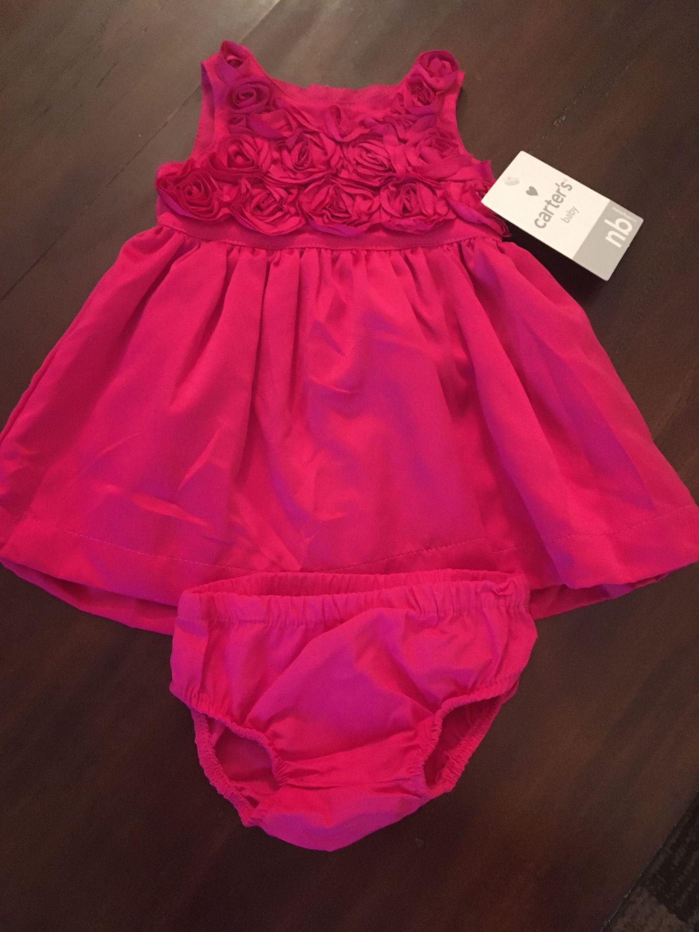 New girls size newborn Carter’s dress