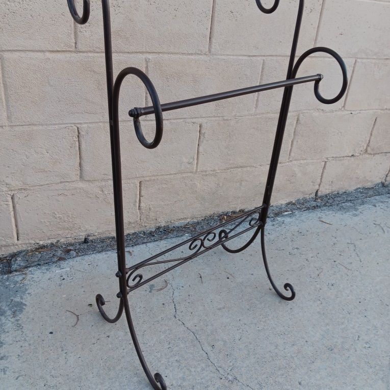 Longaberger Forged Wrought iron quilt rack stand Rare for Sale in Las Vegas NV OfferUp