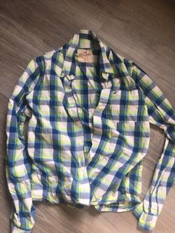 Men’s x large holister shirt