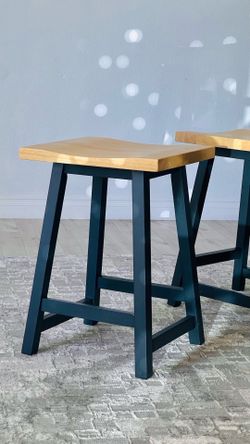 Set of counter chairs new