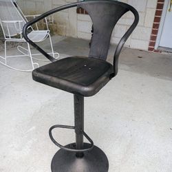 Super Nice Adjustable Stool in Gunmetal!