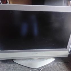 Panasonic HDTV Digital T.V 27 inches