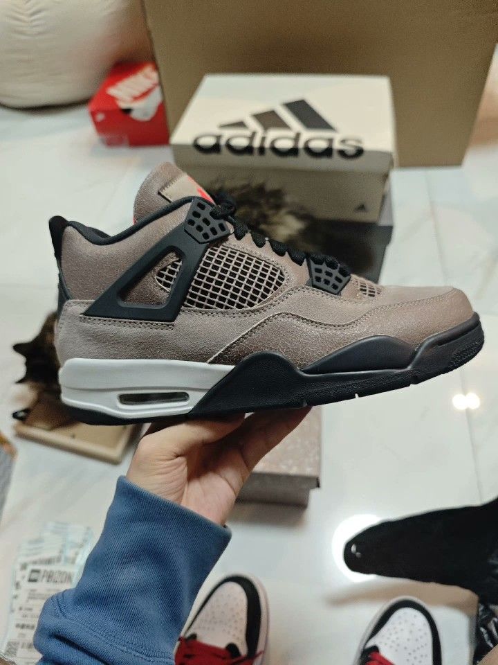Air Jordan 4 Retro ‘Taupe haze’DB0732-200,Sizes 7.5-12