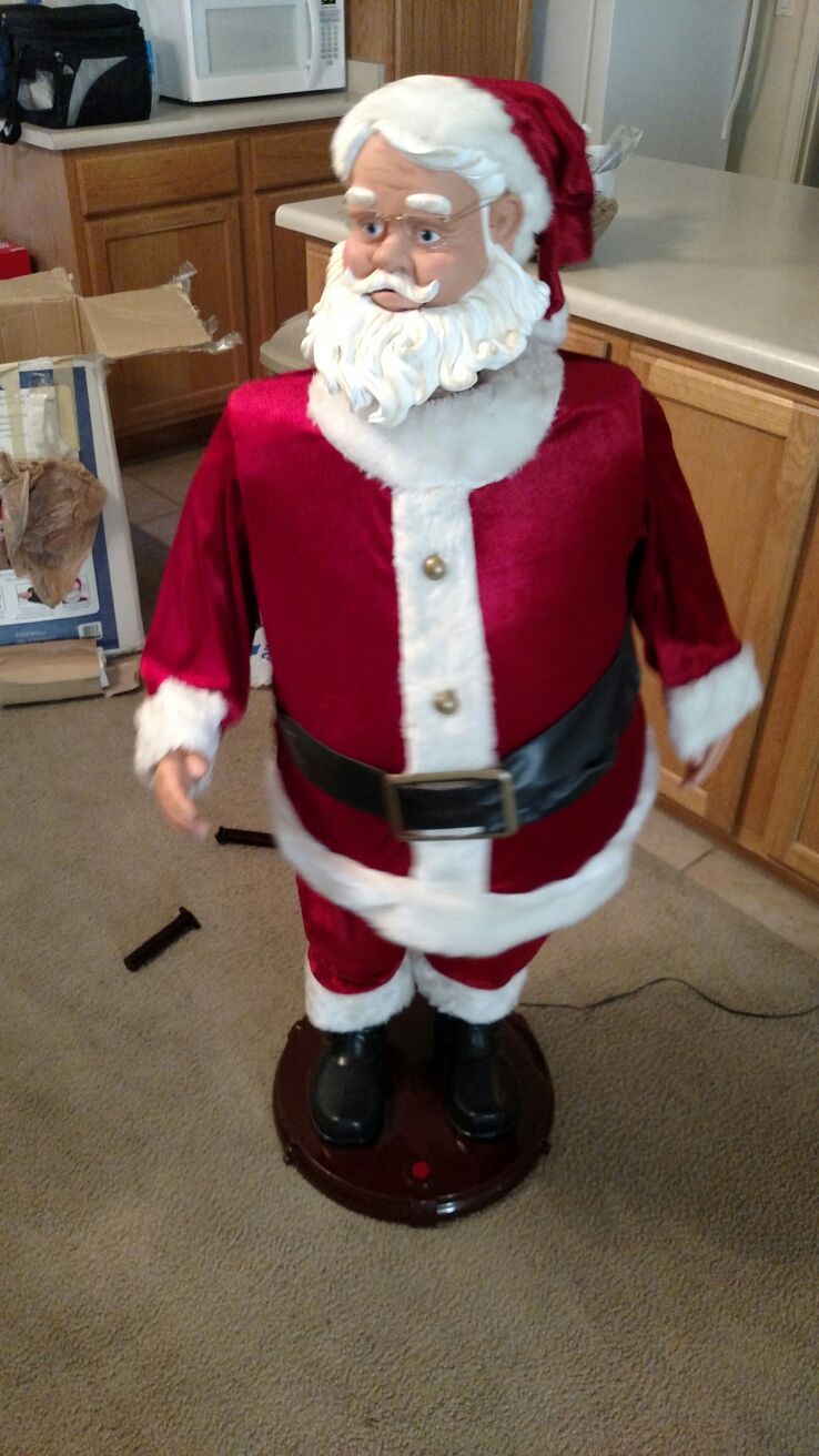 Gemmy Animated life size Singing dancing Santa Christmas decoration