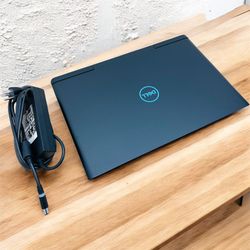 Dell i5 Quad Core 8th Gen 15.6” Full HD laptop / Windows 11 Pro / SSD / Camera / HDMI / USB C / Bluetooth / Charger / Backlit