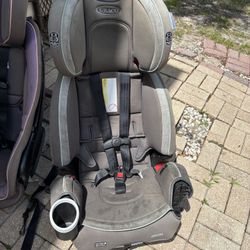car seat only one left  gray is left 