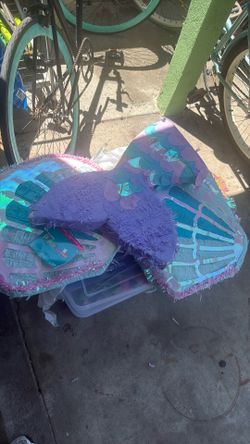 Piñatas/ Mermaid theme