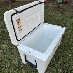 Yeti 65 Cooler (large) ONE LEFT