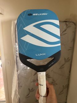 Pickleball paddle