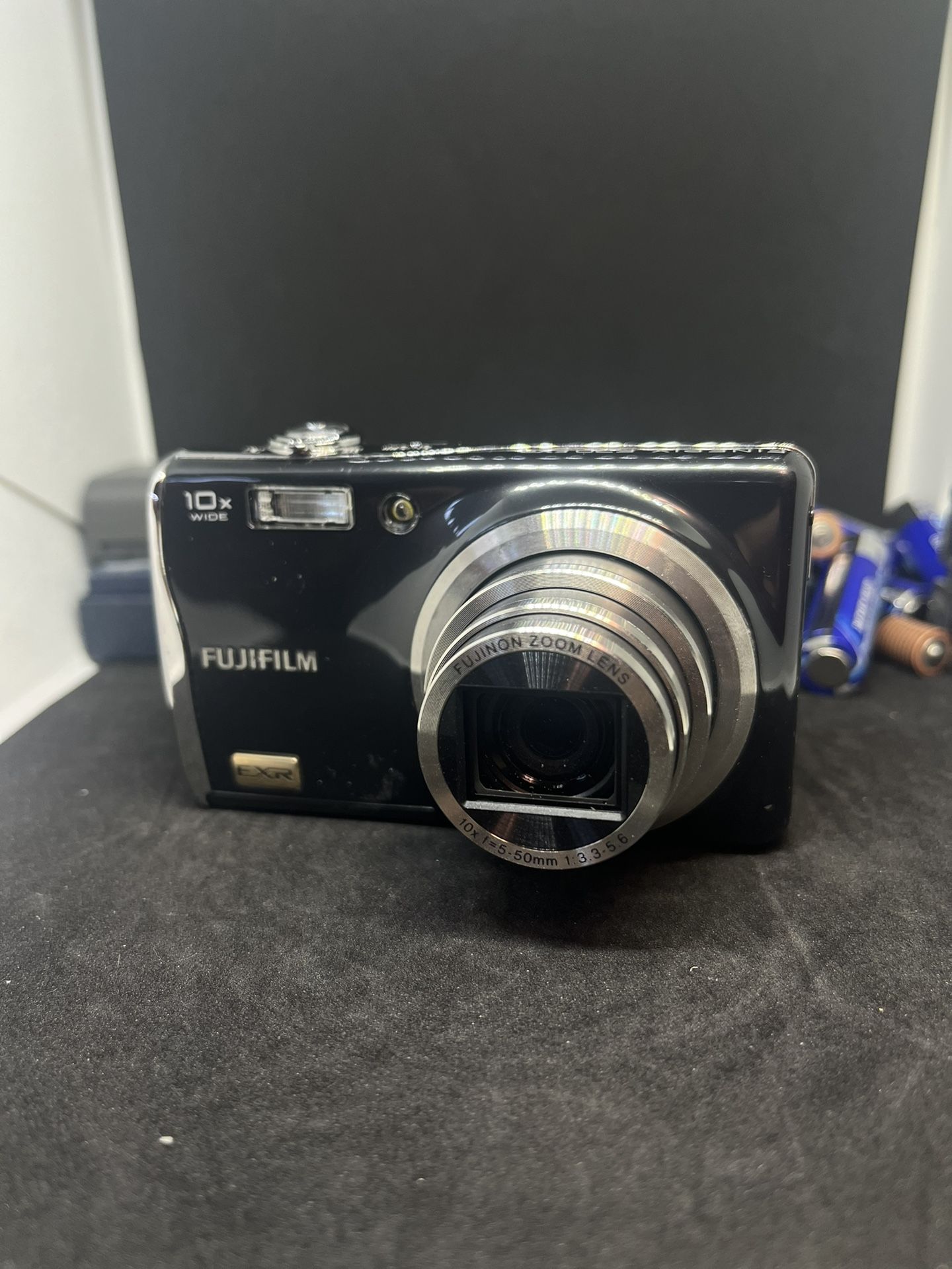 Fujifilm FinePix F70EXR 10.0MP Digital Camera (Silver) | Super CCD