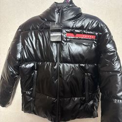 Light Re-nylon Hooded Puffer Jacket small