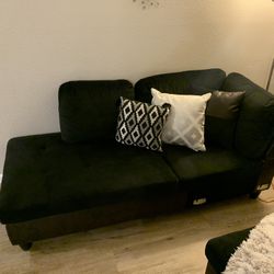 Black Sectional Couch 