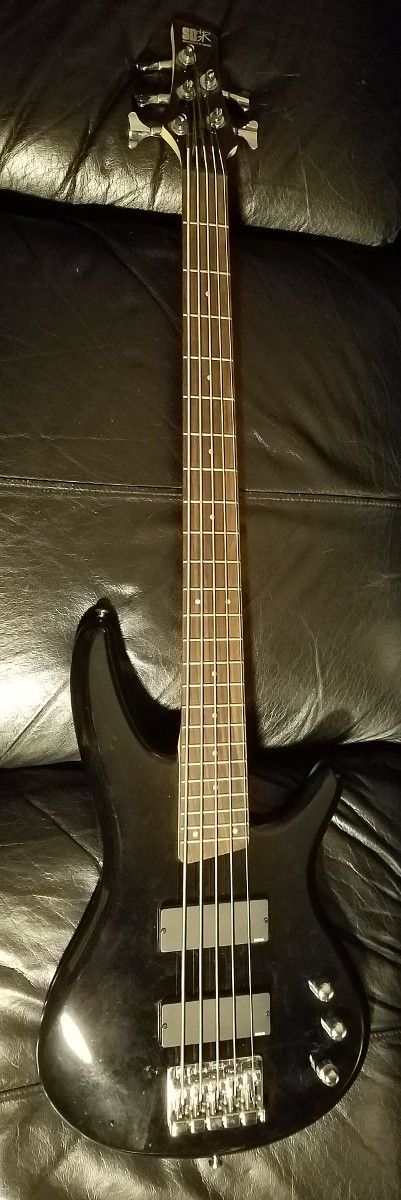 Ibanez 5 String Bass - SR305DX