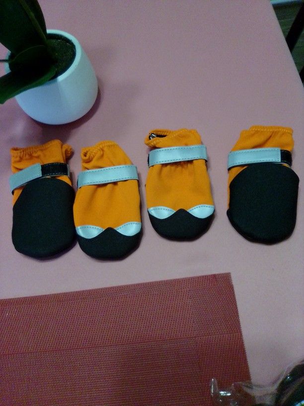 Botas Para Perros Nuevas Size 6.Color Naranja.
