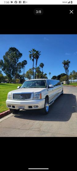 2005  Cadillac Escalade EXT  Limousine
