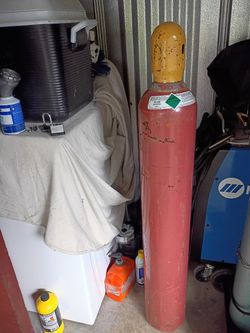 HELIUM CYLINDER