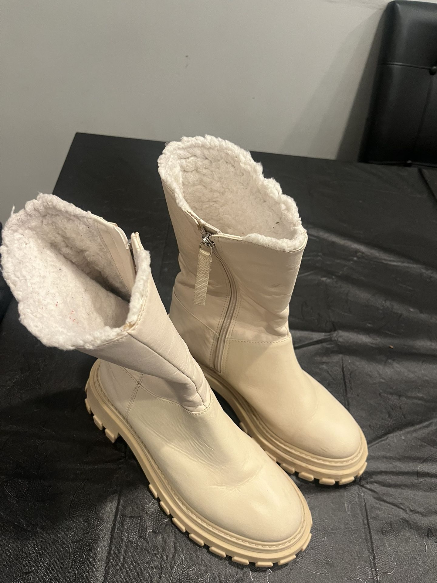 7 1/2 Leather Boots Beige/tan Schultz