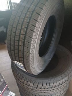 New set of tires 275 70 18 KUMHO