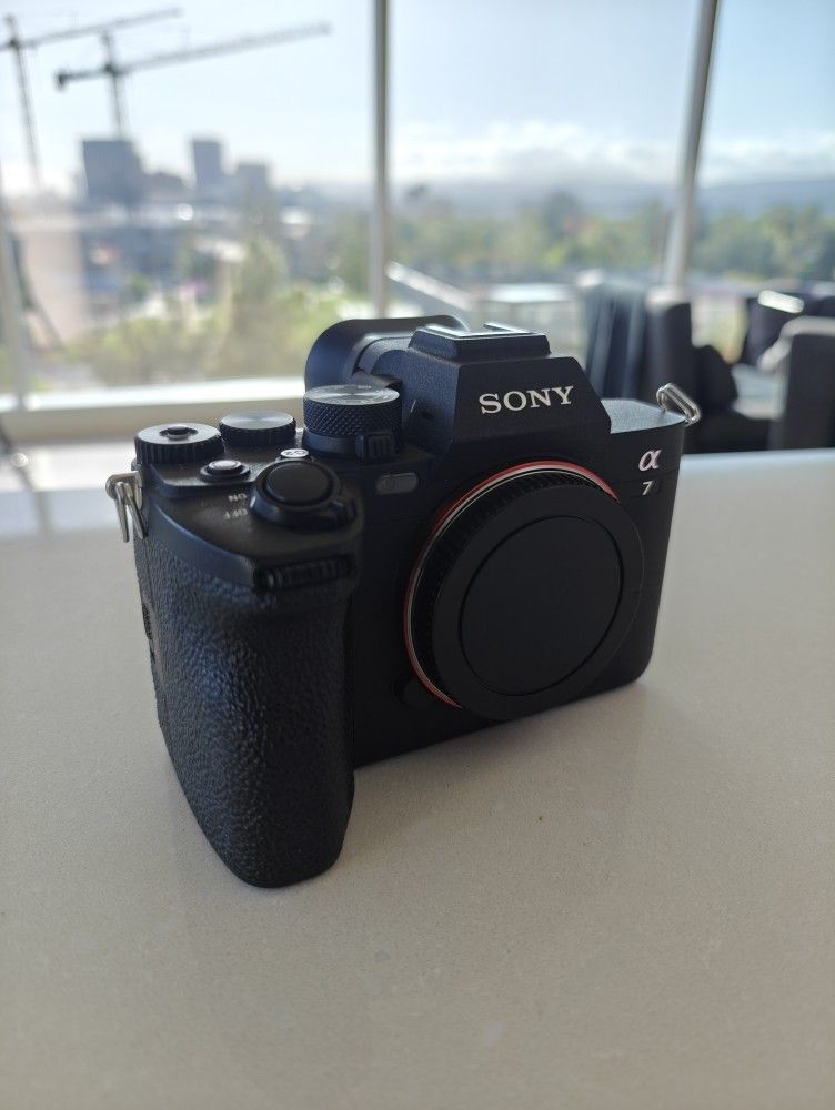 Like New Sony A7 Mark 4 ( Sony A7 iv) 