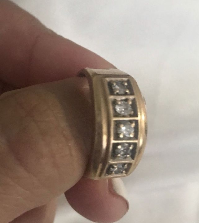 2k Diamonds  14 K Gold Man Ring