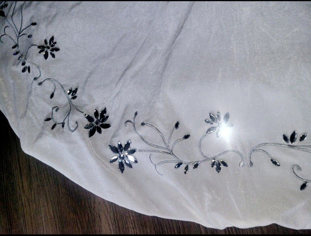 46" Silver Hand Embroidered Tree skirt
