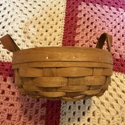 Gerald E Henn Small Sewing Basket,  6 3/4” X 3 1/2”