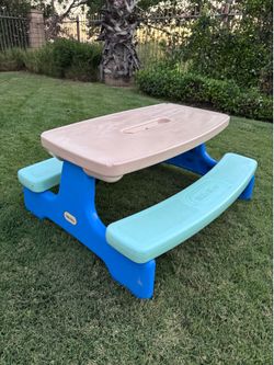 Little tikes picnic table