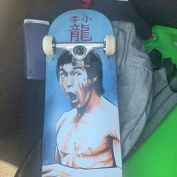 DGK 8.0 BRUCE LEE SKATEBOARD