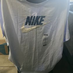 Nike T Shirt