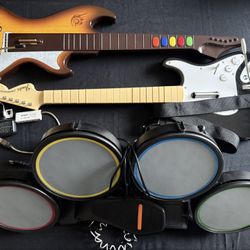 Guitar Hero 5 Game - Bundle PS3 W/ Drum Set + two Guitars + Mic + Dongles