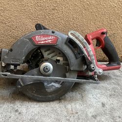 Milwaukee M18 FUEL 18V Lithium-lon Cordless 7-1/4 in. Rear Handle Circular Saw (Tool-Only)