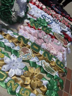 Grad Leis And Gifts