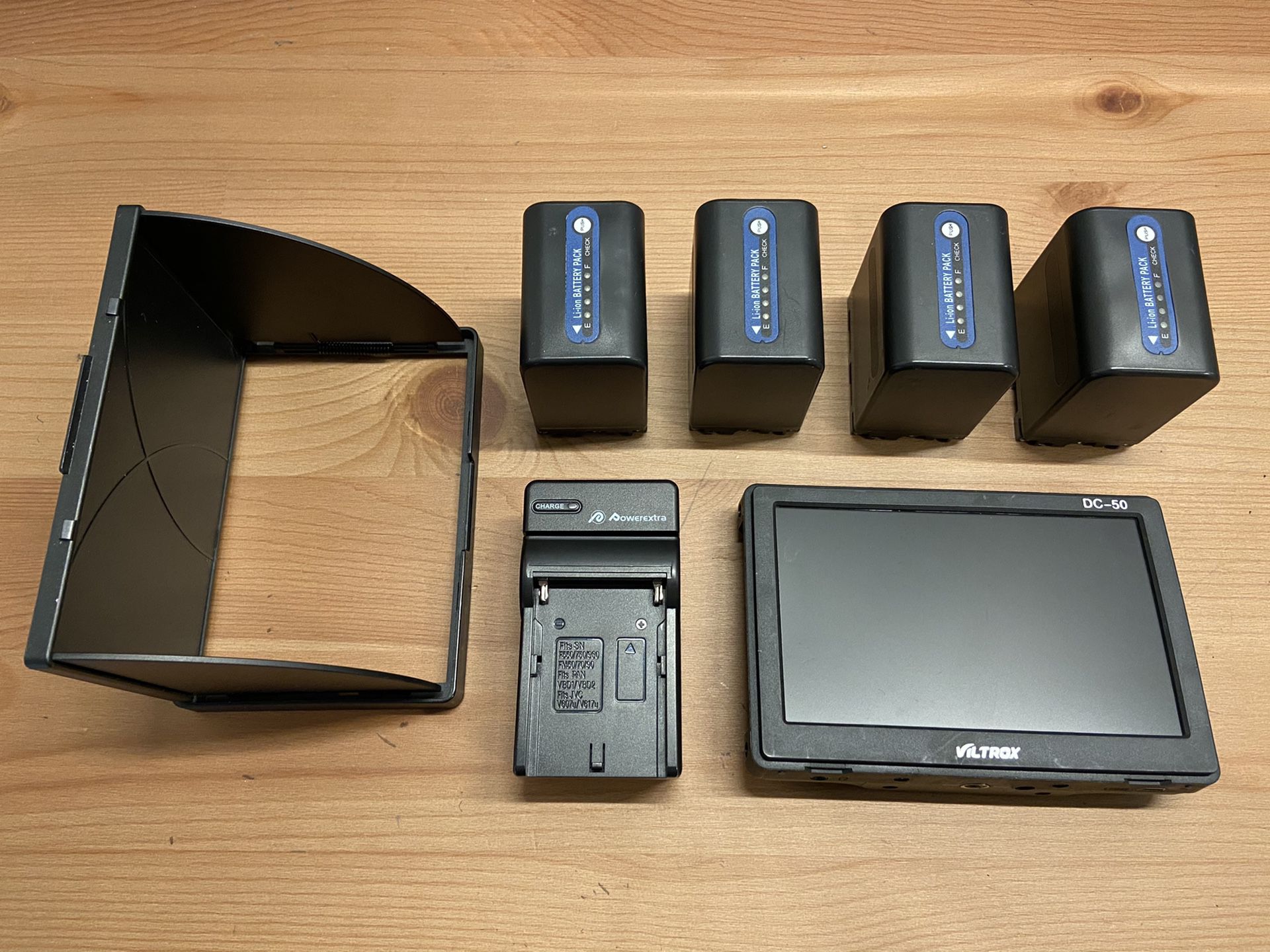 Viltrox Portable 5” LCD Monitor w/ 4 Batteries & Charger