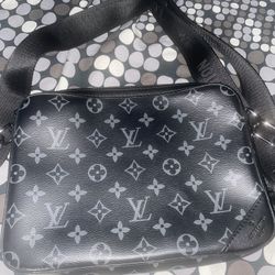 Louis Vuitton Messanger Bag 