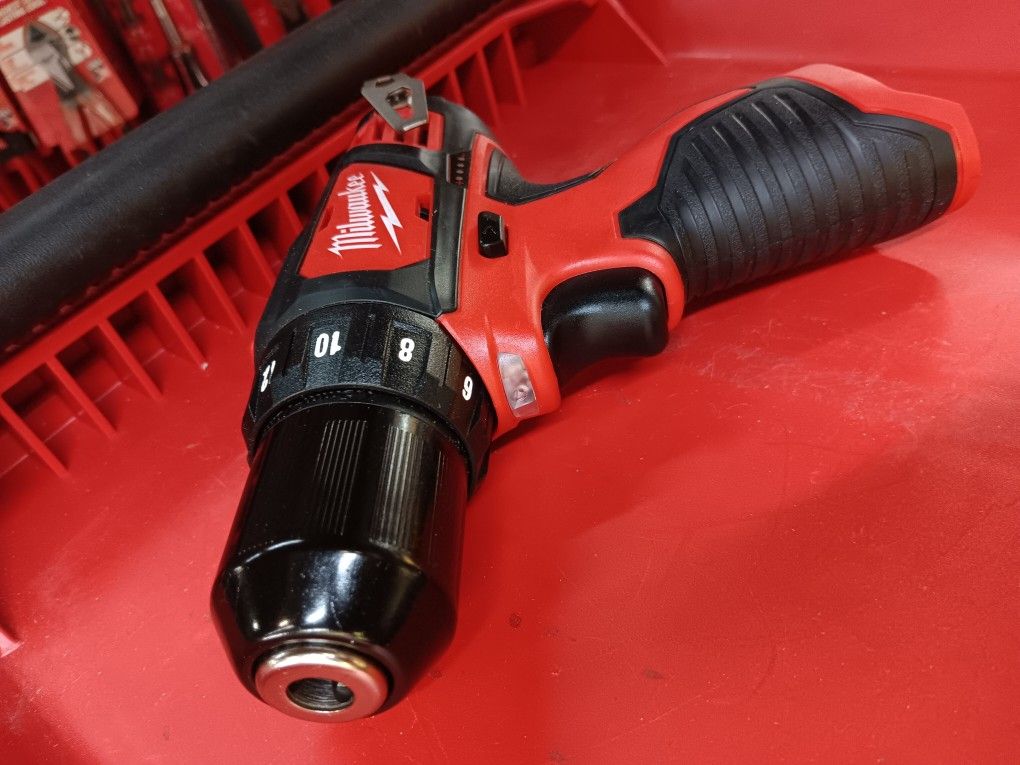 Milwaukee M12 3/8" (10mm) Drill / Driver. Tool-Only