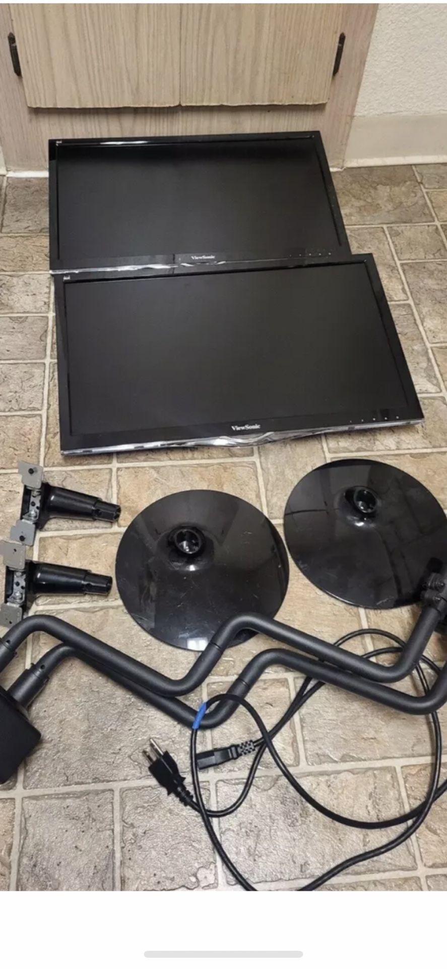 Dual ViewSonic VX2252MH 22" Full HD LED LCD Monitors w/ Built in Speakers