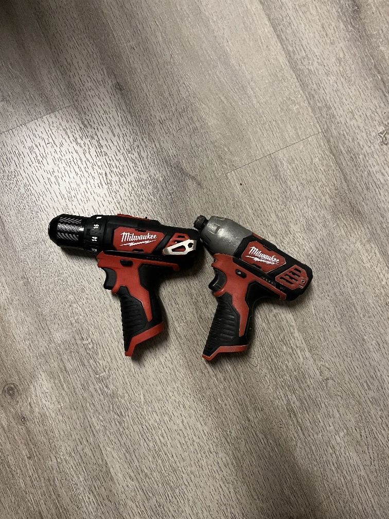 Milwaukee M12 Taladros Toos Only $70 Firme Precio